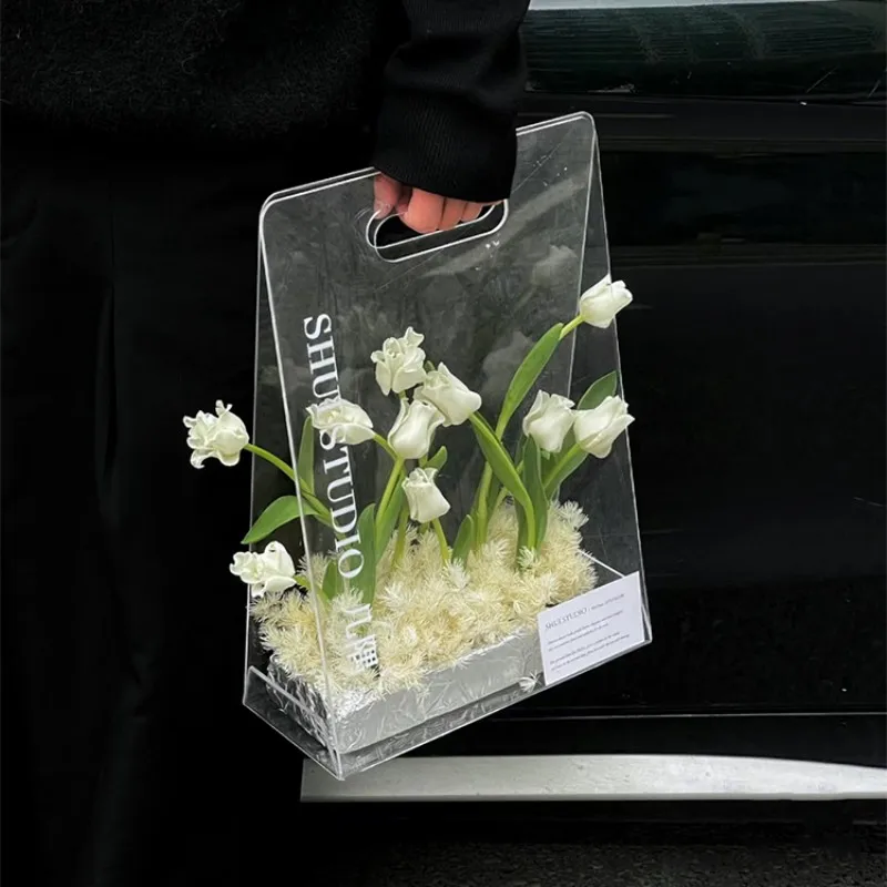 Triangle Acrylic Flower Box Fr - Florist Flower Supply recension och pris